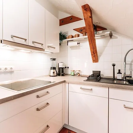 Spacious Penthouse With Ac And Free Parking Steps Away From The Station *