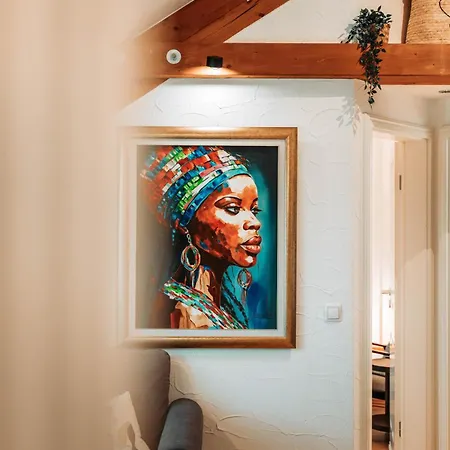 Spacious Penthouse With Ac And Free Parking Steps Away From The Station Apartamento *