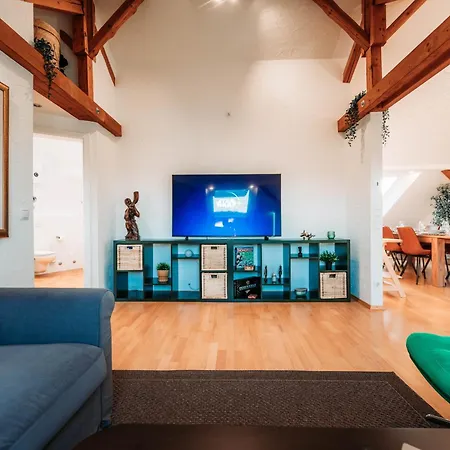 Apartamento Spacious Penthouse With Ac And Free Parking Steps Away From The Station Coblenza