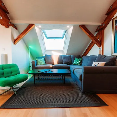 Апартаменты Spacious Penthouse With Ac And Free Parking Steps Away From The Station *