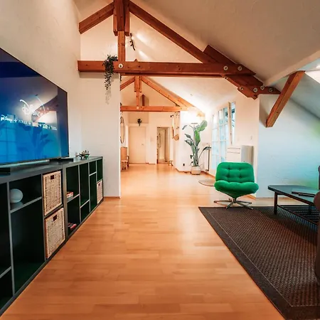 Spacious Penthouse With Ac And Free Parking Steps Away From The Station Apartment
