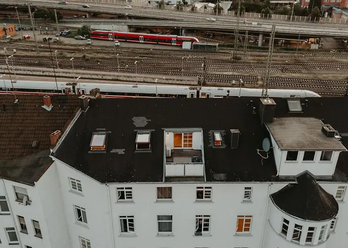 Апартаменты Spacious Penthouse With Ac And Free Parking Steps Away From The Station *