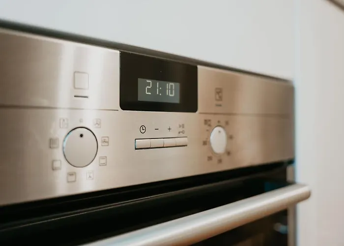 Spacious Penthouse With Ac And Free Parking Steps Away From The Station