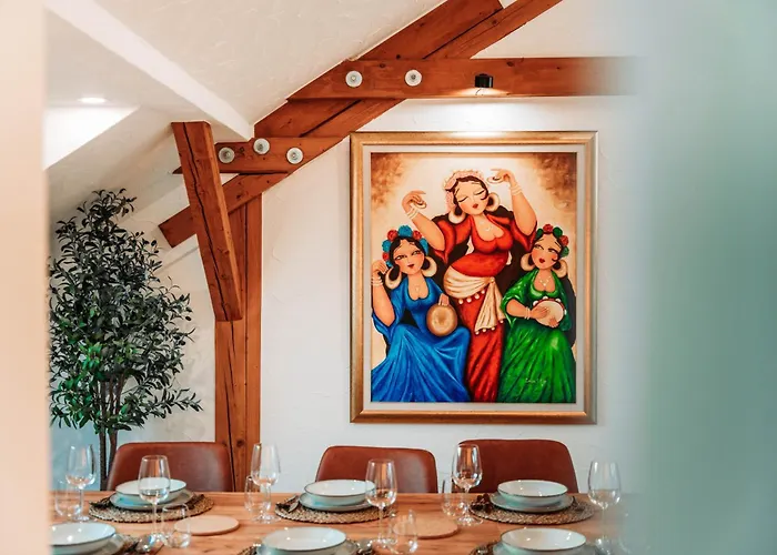 Spacious Penthouse With Ac And Free Parking Steps Away From The Station Кобленц