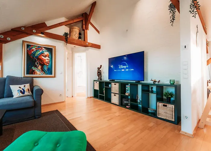 Spacious Penthouse With Ac And Free Parking Steps Away From The Station كوبلنس